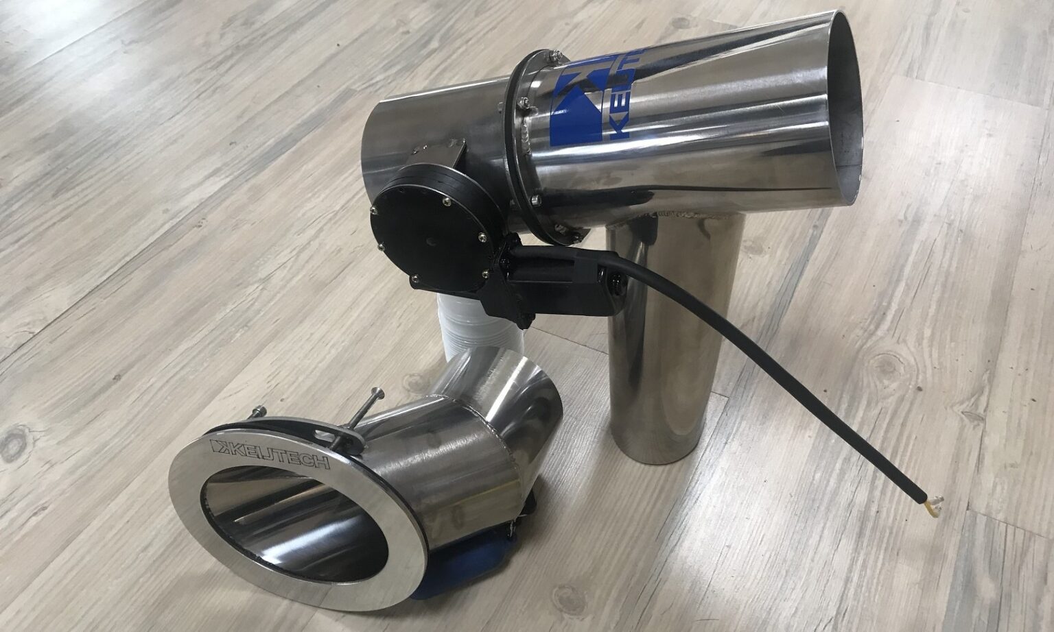 Keijtech marine exhaust diverter system gives you the V8 sound