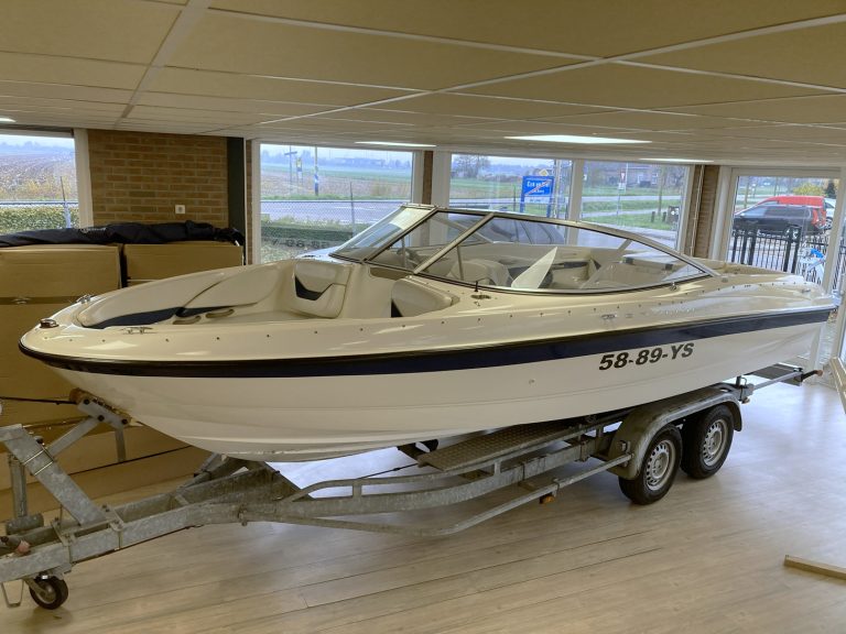 bayliner 205 showroom