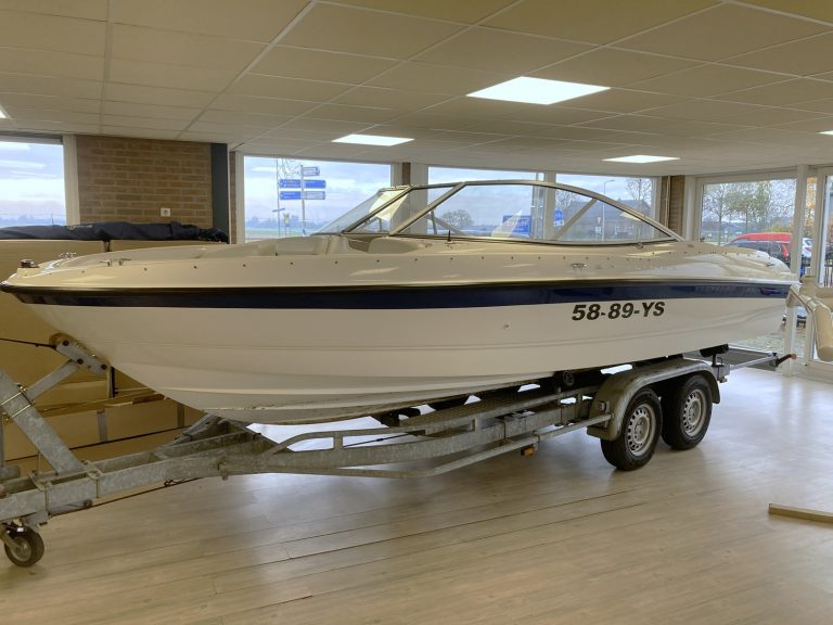 bayliner 205 showroom2